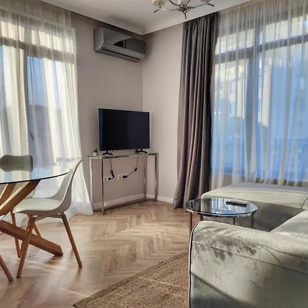 Romance Paris * سفيتي فلاس